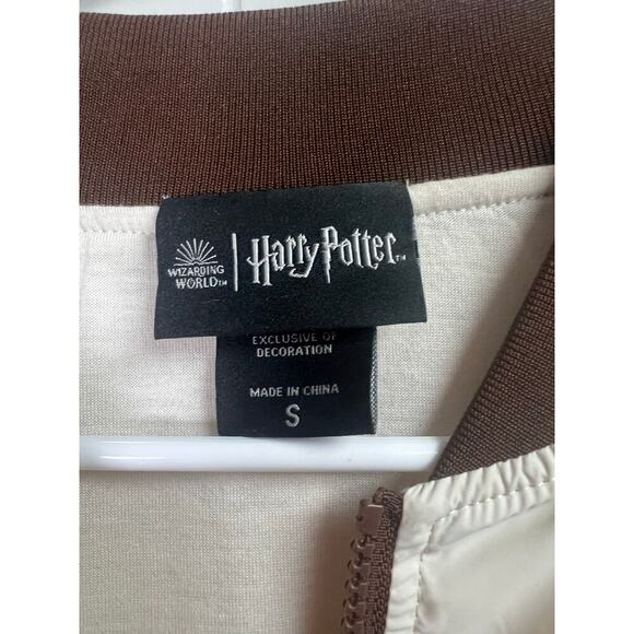 Harry Potter Hufflepuff Loyal Jacket Exclusive of Decoration Small - Picture 2 of 11